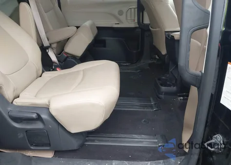 2021 Toyota Sienna Xle z USA, uszkodzony, nr VIN 5TDYRKEC4MS072636